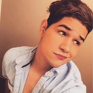 Meet your Posher, Adrian